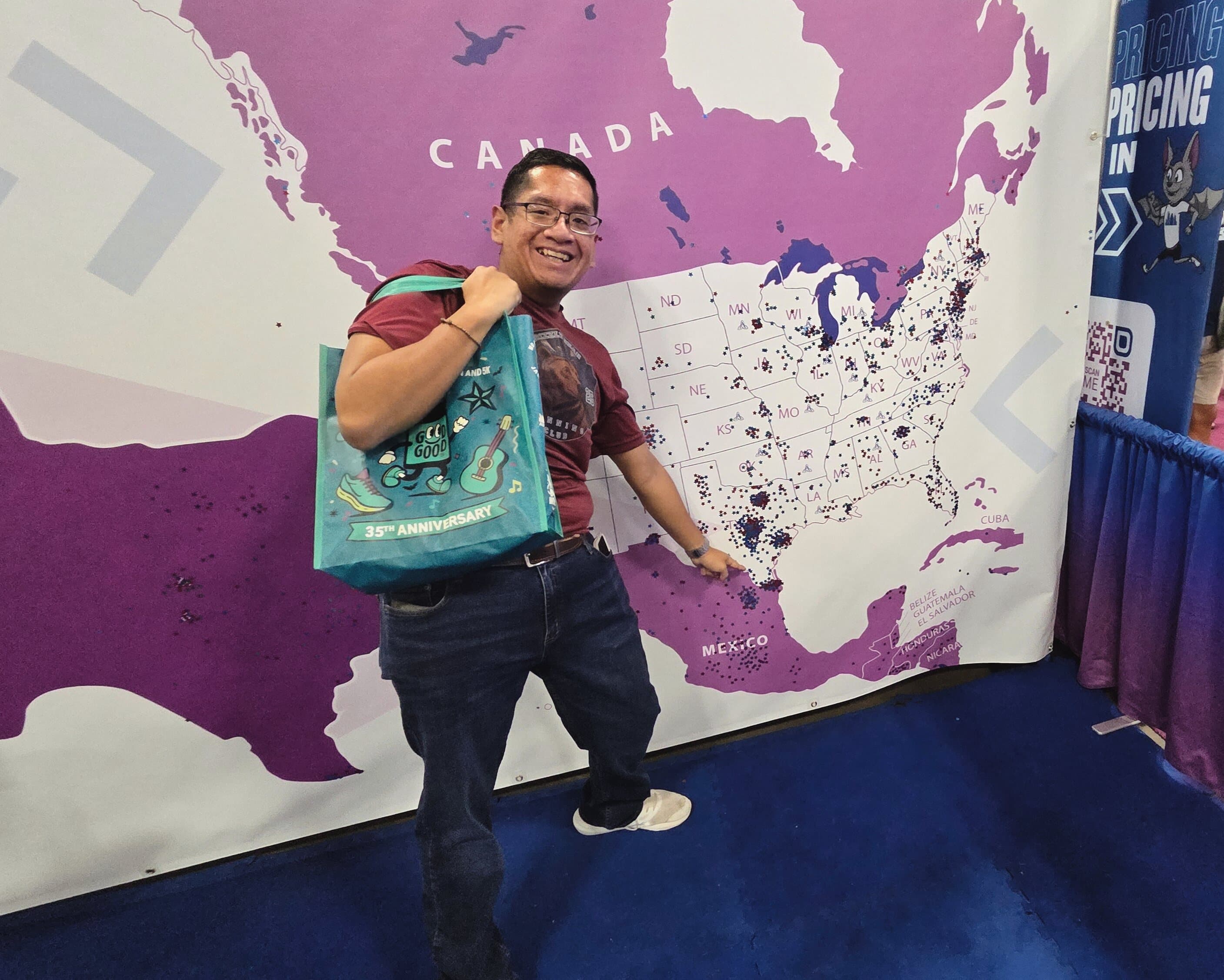 Johny pointing at the marathon route